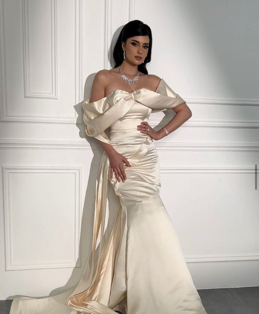 Goldswan by Nagham Asari I Elegant